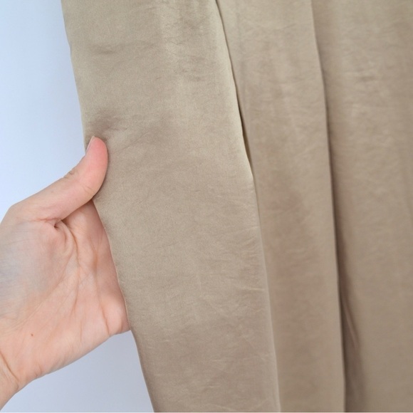 NEW Theory Pleated Carrot Trouser Pant Pull On Crushed Satin in Beige Women's 00 - Picture 5 of 9